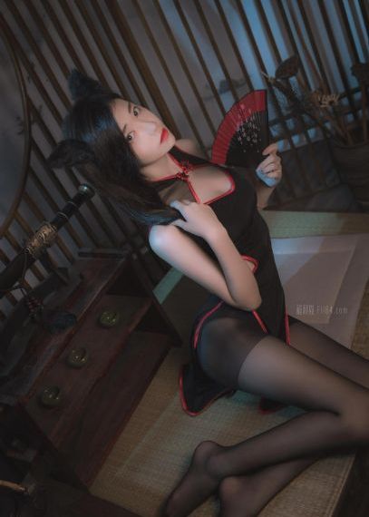 扒丝袜免费高清在线播放_1080在线观看电视